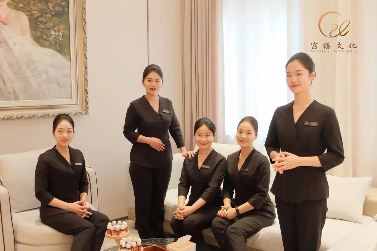 美容禮儀 與客戶交流時的注意事項